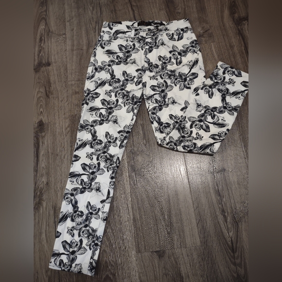 Jen7 by 7 for All Mankind Women's Cropped Skinny Leg Jean - Picture 6 of 9